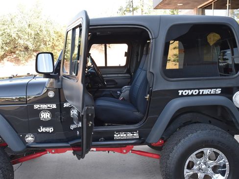 Used 2006 Jeep Wrangler X AWD/4WD image 13