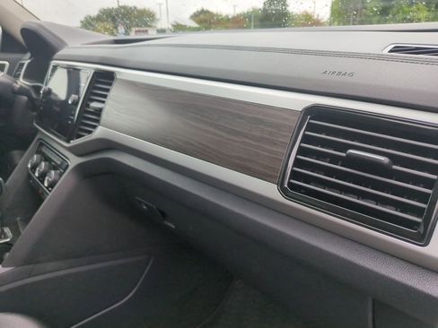 Certified 2022 Volkswagen Atlas SE image 12