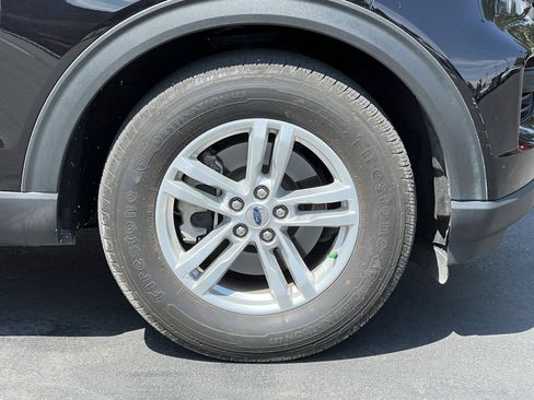 Used 2022 Ford Explorer XLT AWD/4WD image 16