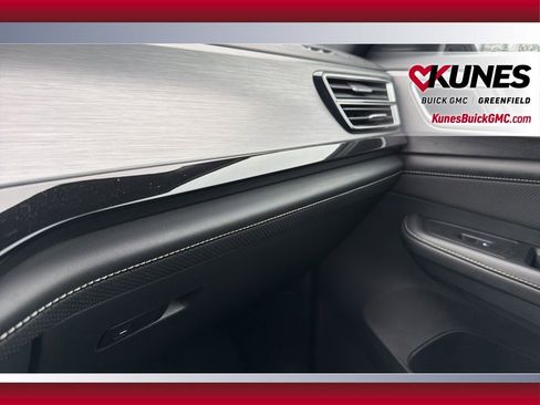 Used 2025 Volkswagen Atlas Cross Sport SE image 32