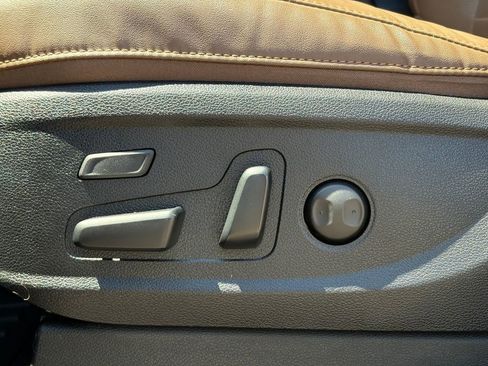 Used 2022 Kia Telluride SX w/ SX Prestige Package image 13