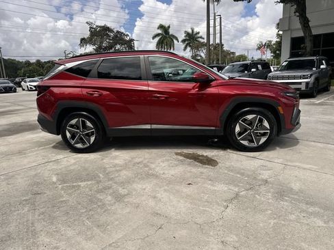 Used 2025 Hyundai Tucson SEL FWD image 14