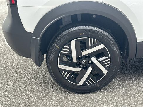 New 2026 Nissan Kicks SV image 17