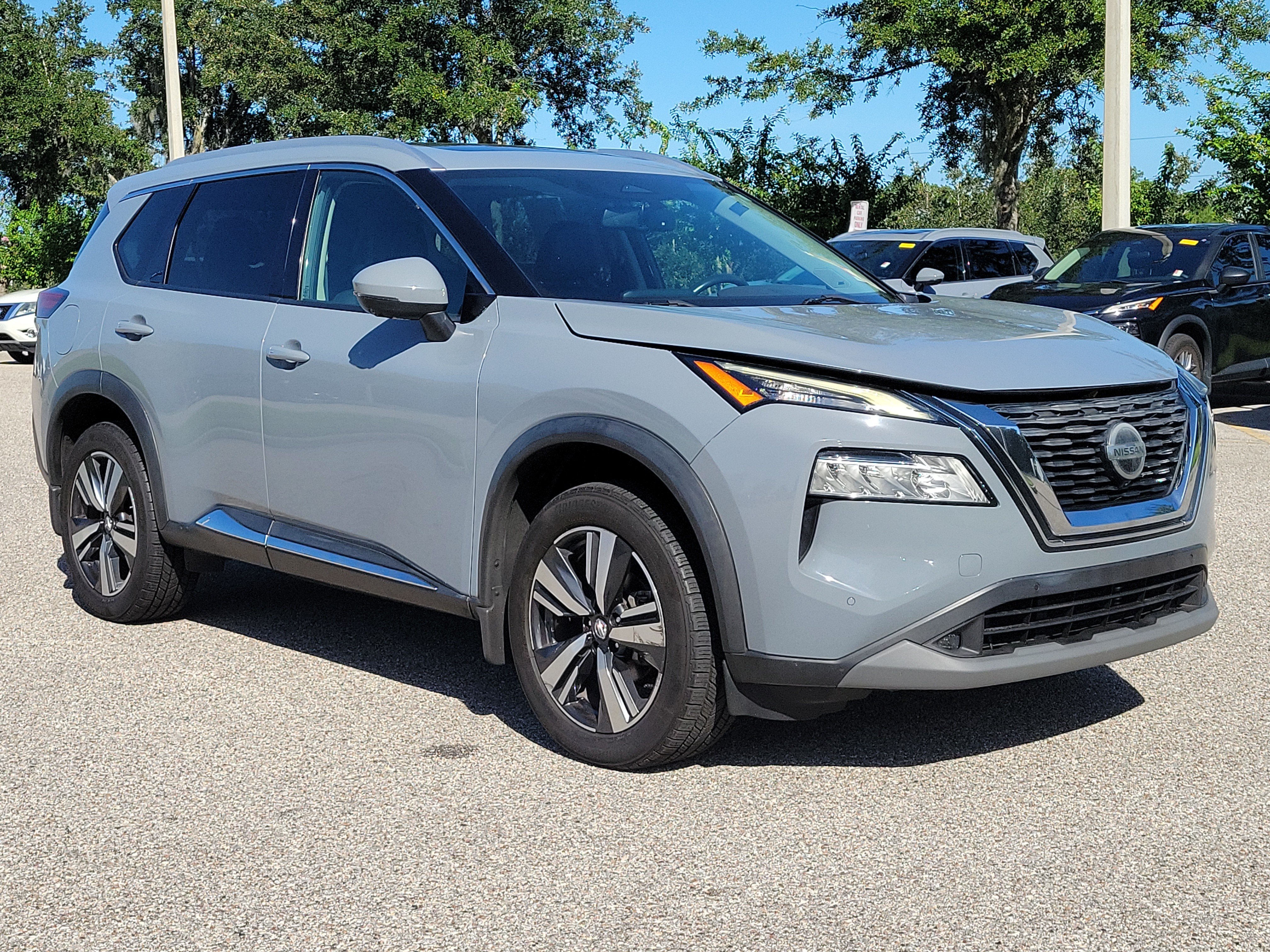 Certified 2021 Nissan Rogue SL w/ Premium Package FWD image 3