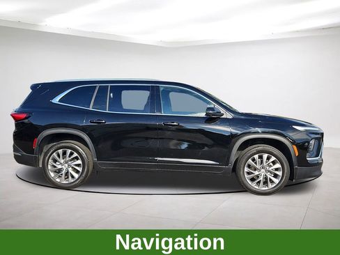 Used 2025 Buick Enclave Preferred w/ Power Package image 8