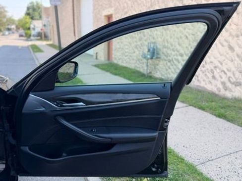 Used 2018 BMW 530i w/ Premium Package RWD image 29