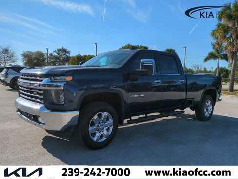 Used 2020 Chevrolet Silverado 2500 LTZ w/ LTZ Premium Package image 9