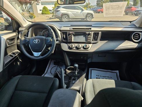 Used 2016 Toyota RAV4 LE image 17