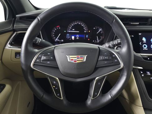 Used 2017 Cadillac XT5 Premium Luxury w/ LPO, Wheel Lock Package image 20