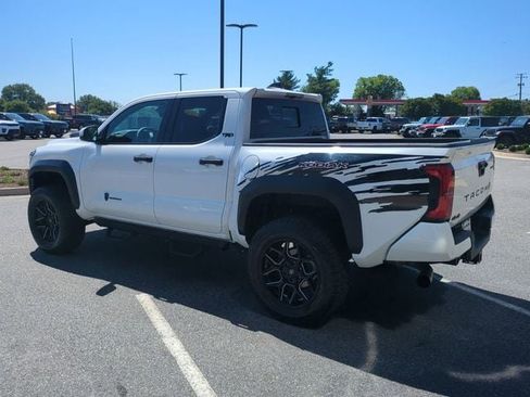 Used 2024 Toyota Tacoma TRD Off-Road w/ TRD Off Road Upgrade Package AWD/4WD image 6