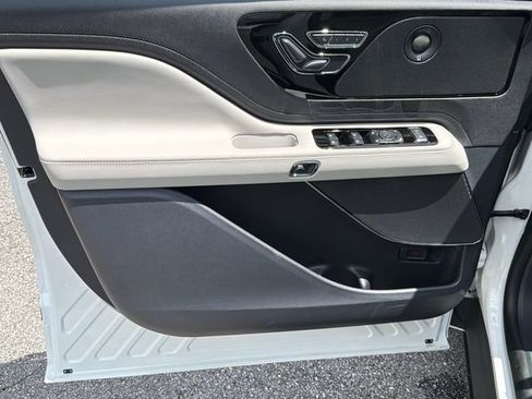 New 2026 Lincoln Aviator Reserve w/ Luxury Package AWD/4WD image 10