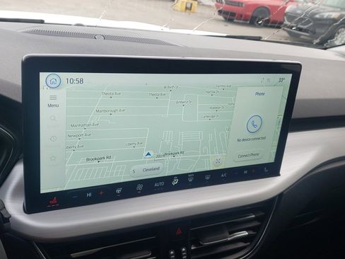 Used 2025 Ford Escape Platinum w/ Premium Technology Package image 26