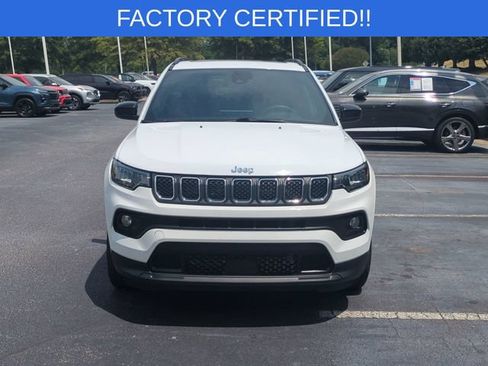 Used 2023 Jeep Compass Latitude w/ Sun and Sound Group AWD/4WD image 8