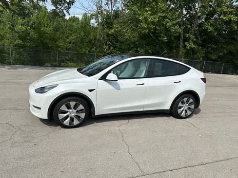Used 2021 Tesla Model Y Long Range AWD/4WD image 15