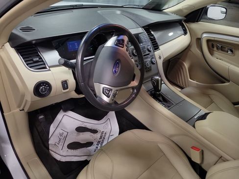 Used 2015 Ford Taurus SEL image 13