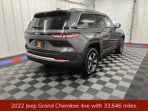 Used 2022 Jeep Grand Cherokee Limited 4xe w/ Luxury Tech Group II AWD/4WD image 3