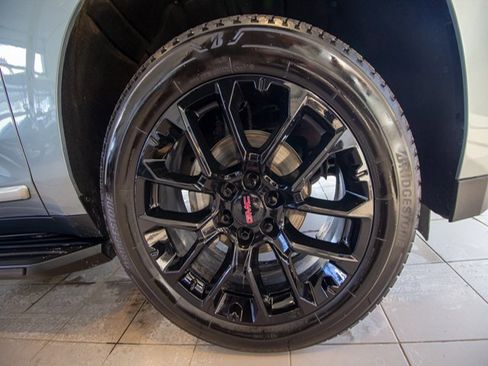 Used 2024 GMC Yukon Denali image 29