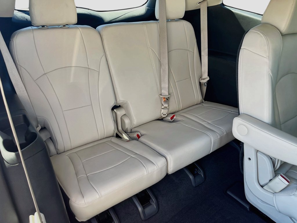 Used 2022 Buick Enclave Essence FWD image 26