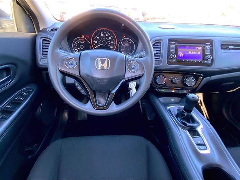 Used 2016 Honda HR-V LX image 5