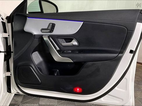 Used 2025 Mercedes-Benz CLA 250 image 23