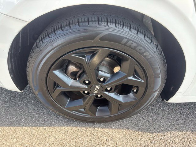 Used 2020 Kia Forte LXS FWD image 9