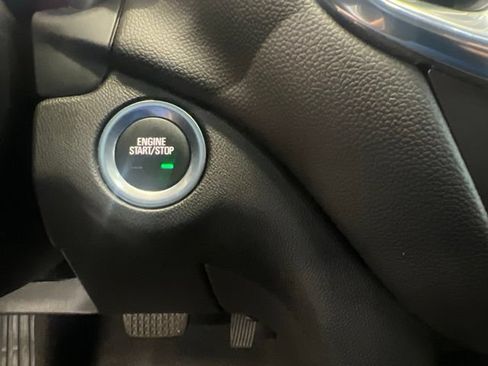Used 2024 Chevrolet Equinox LT AWD/4WD image 18