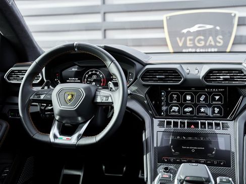 Used 2022 Lamborghini Urus image 52