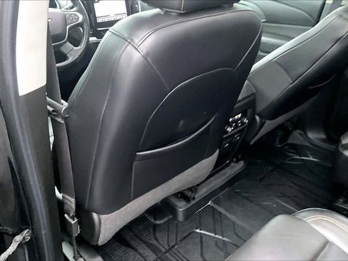 Used 2019 Chevrolet Traverse Premier image 12