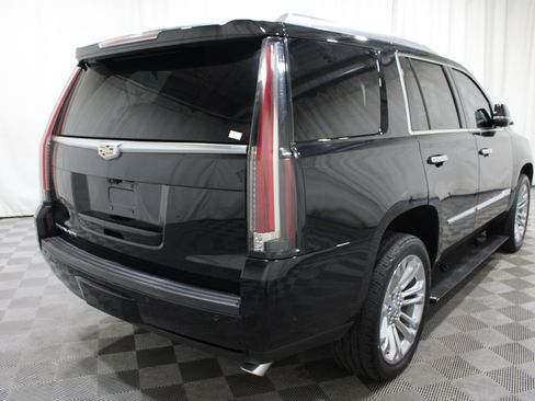 Used 2019 Cadillac Escalade Premium Luxury w/ LPO, Radiant Package AWD/4WD image 30