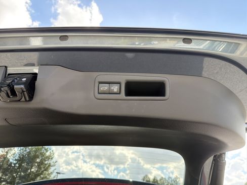 Certified 2021 Toyota Venza XLE w/ Softex Package image 33