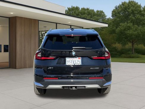 Used 2025 BMW X1 xDrive28i w/ Technology Package image 6