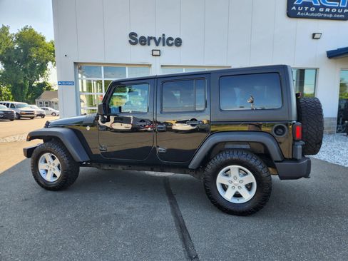 Used 2017 Jeep Wrangler Unlimited Sport w/ Quick Order Package 24S AWD/4WD image 9