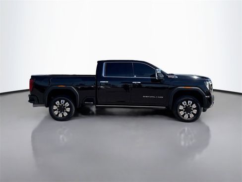 Used 2024 GMC Sierra 2500 Denali w/ Denali Reserve Package image 8