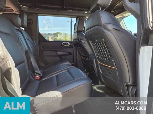 Used 2024 Ford Bronco Badlands image 15