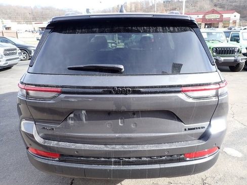 New 2025 Jeep Grand Cherokee Limited w/ Black Appearance Package image 4