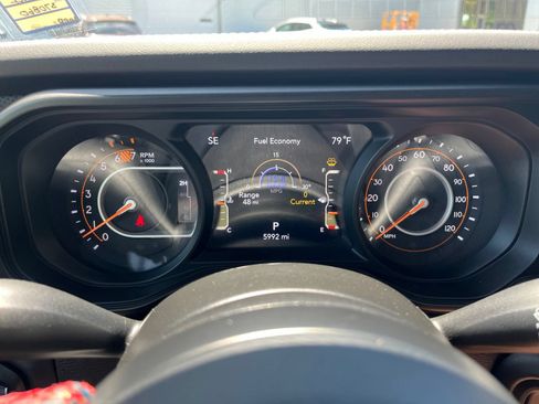 Used 2024 Jeep Wrangler Unlimited Rubicon w/ XTREMEE 35" Tire Package AWD/4WD image 21