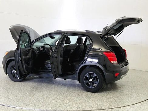 Used 2019 Chevrolet Trax LT w/ LT Convenience Package FWD image 6