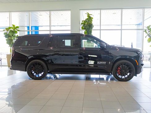 New 2025 Chevrolet Suburban RST w/ RST Capability Package image 10