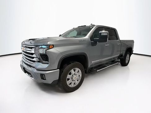 Used 2024 Chevrolet Silverado 3500 High Country w/ High Country Premium Package AWD/4WD image 3