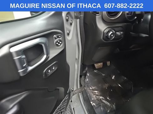 Used 2019 Jeep Wrangler Sport AWD/4WD image 26