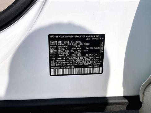 Used 2025 Volkswagen Atlas SEL Premium R-Line AWD/4WD image 34