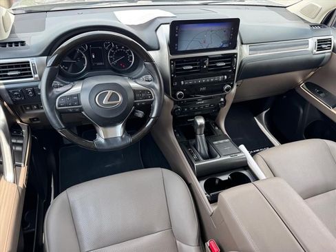 Used 2022 Lexus GX 460 Premium w/ Accessory Package AWD/4WD image 11