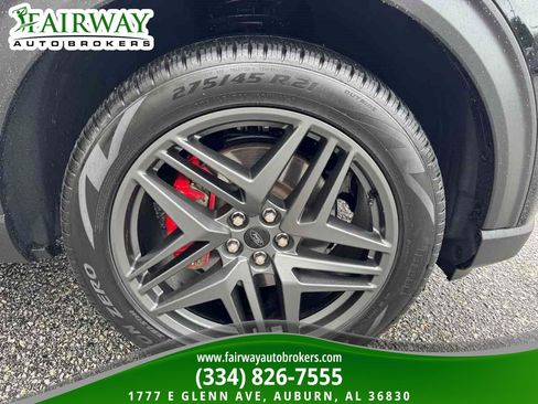 Used 2025 Ford Explorer ST-Line w/ ST-Line Street Pack AWD/4WD image 35