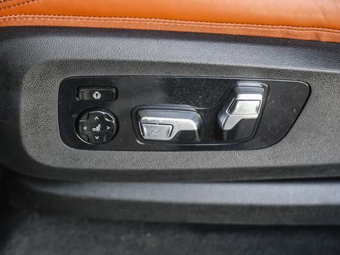 Used 2025 BMW X7 M60i image 19