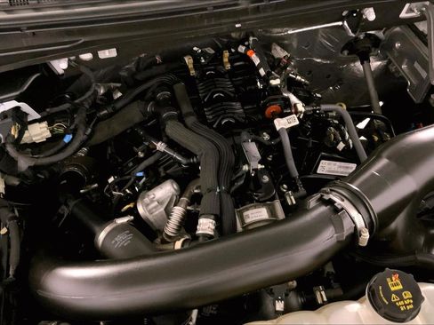 Used 2024 Ford Expedition Max XLT image 31