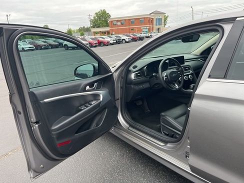 Used 2023 Genesis G70 2.0T AWD/4WD image 4