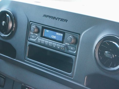 New 2024 Mercedes-Benz eSprinter 170 Cargo image 15