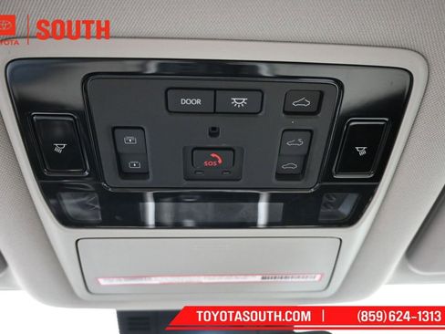 Used 2024 Toyota Grand Highlander AWD image 22