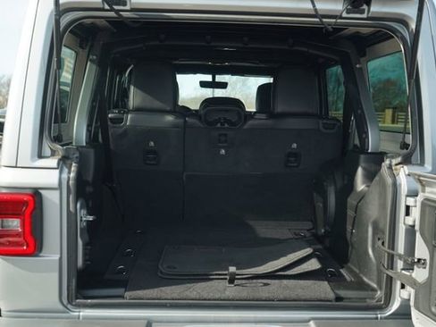 Used 2021 Jeep Wrangler Unlimited Sahara image 18