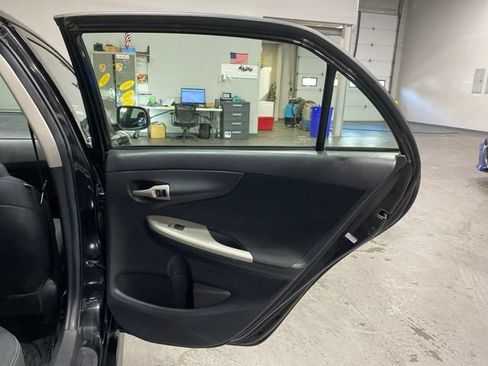 Used 2012 Toyota Corolla S FWD image 24